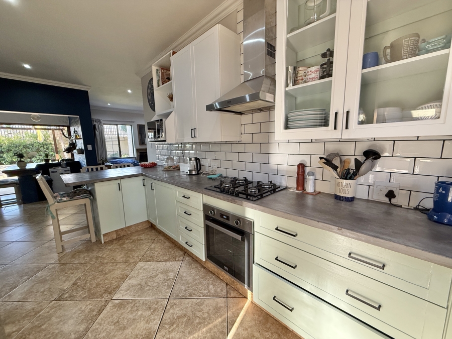 3 Bedroom Property for Sale in The Wilds Gauteng
