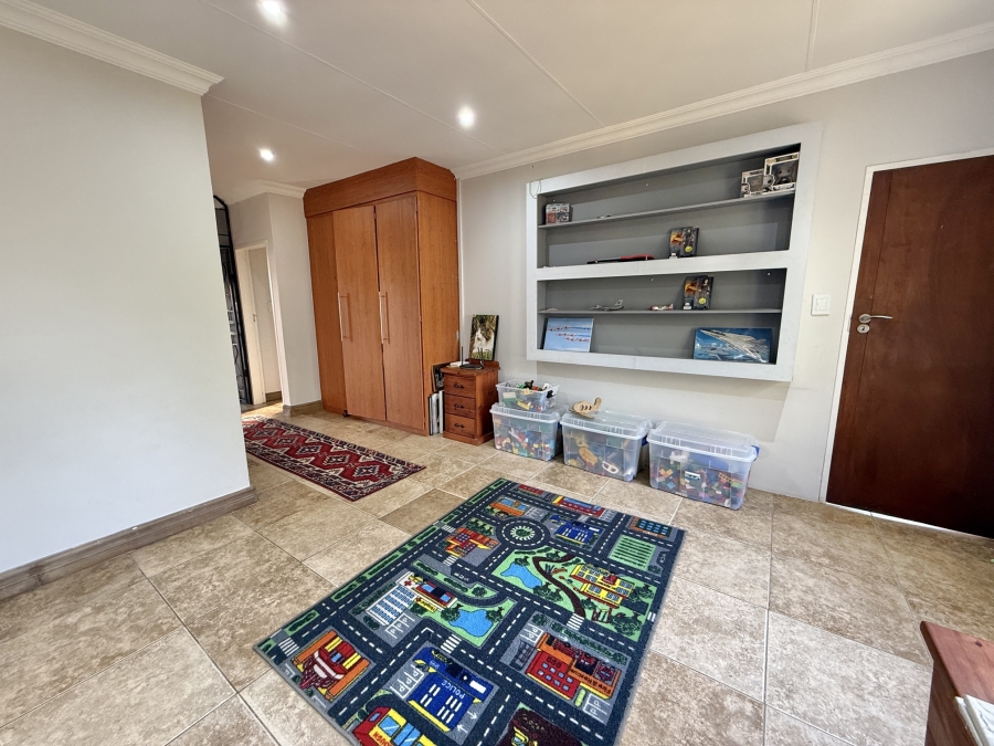 3 Bedroom Property for Sale in The Wilds Gauteng