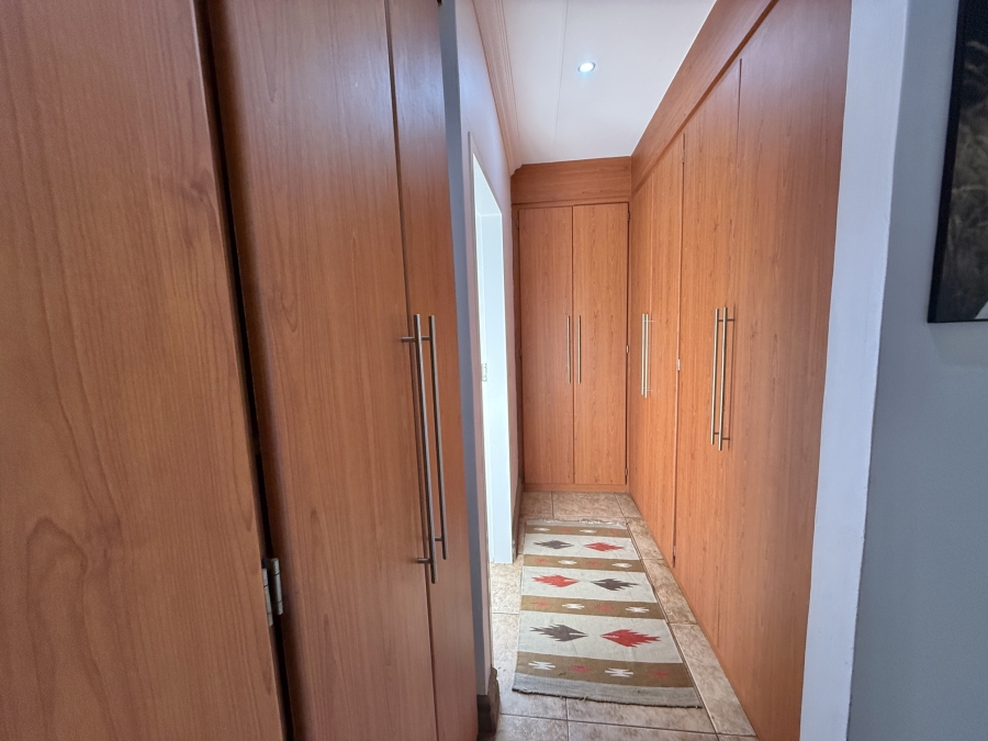 3 Bedroom Property for Sale in The Wilds Gauteng