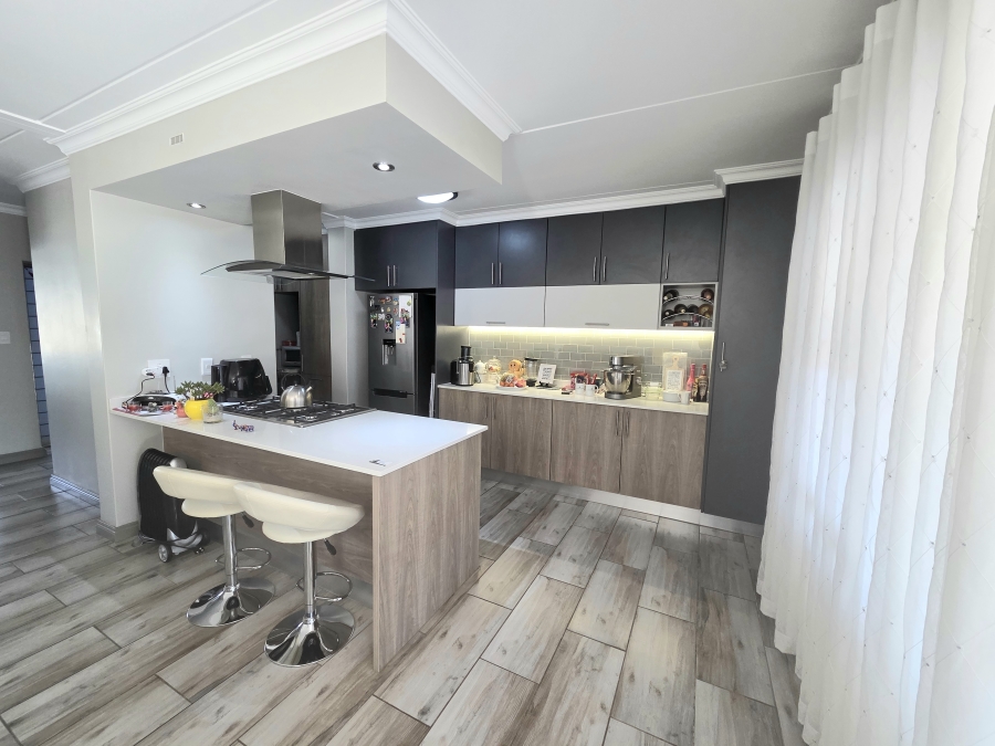 2 Bedroom Property for Sale in Carlswald Gauteng