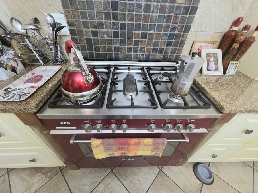 3 Bedroom Property for Sale in Knoppieslaagte Gauteng