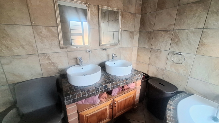 3 Bedroom Property for Sale in Knoppieslaagte Gauteng