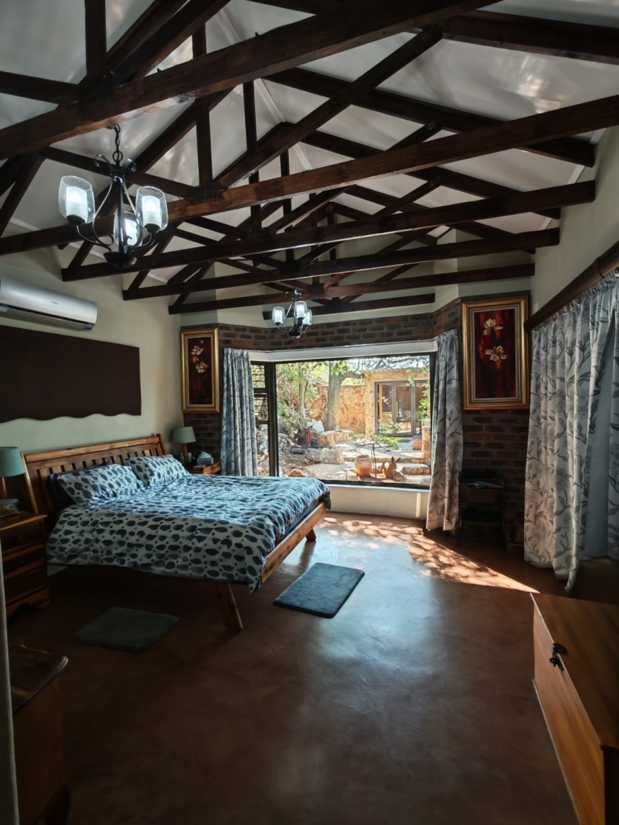 4 Bedroom Property for Sale in Vaaloewer Gauteng