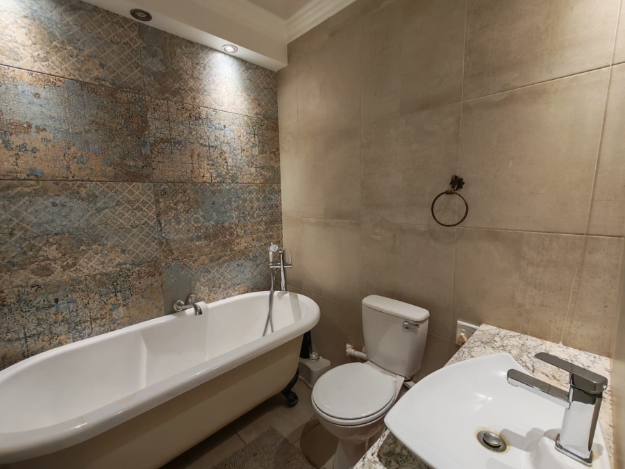 4 Bedroom Property for Sale in Vaaloewer Gauteng