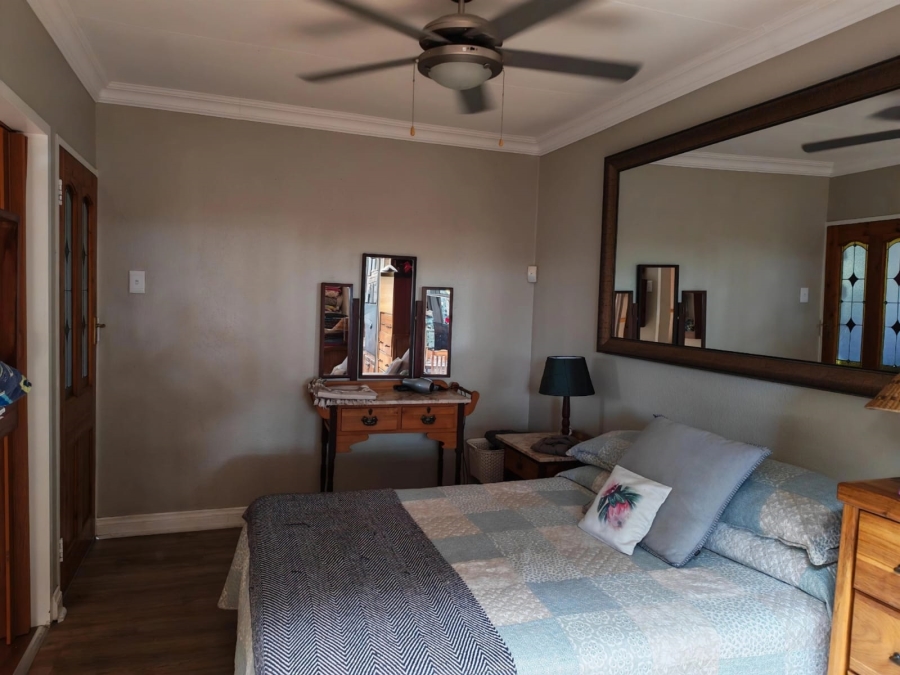 4 Bedroom Property for Sale in Vaaloewer Gauteng