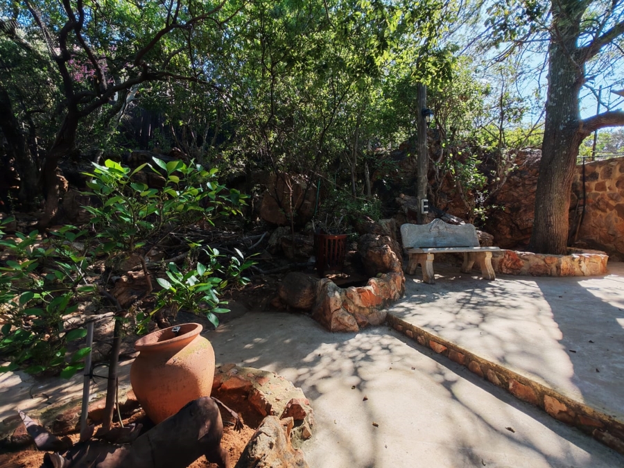 4 Bedroom Property for Sale in Vaaloewer Gauteng