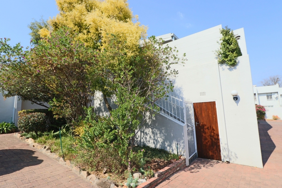 To Let 2 Bedroom Property for Rent in Epsom Downs Gauteng