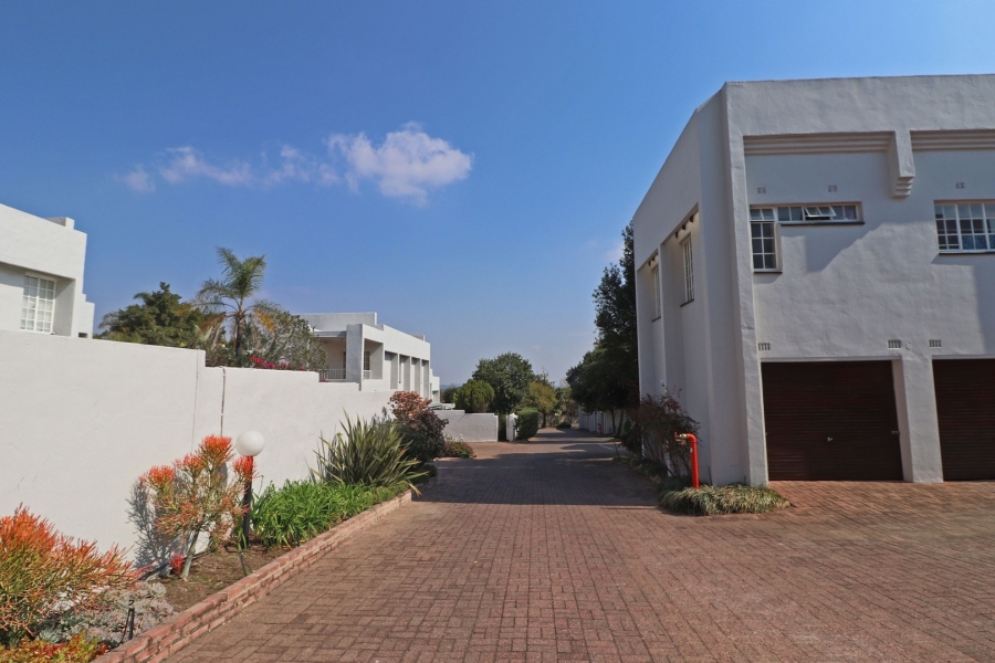 To Let 2 Bedroom Property for Rent in Epsom Downs Gauteng