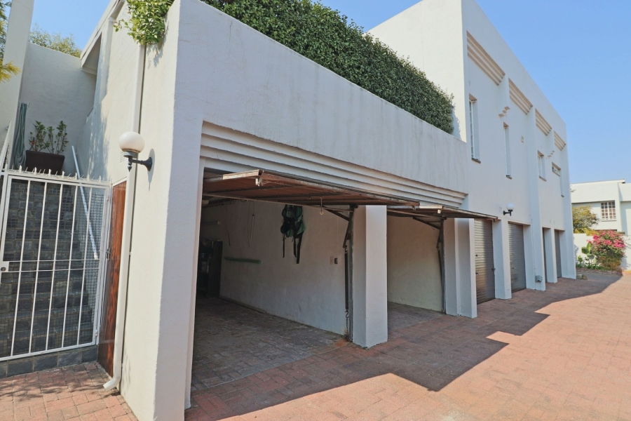 To Let 2 Bedroom Property for Rent in Epsom Downs Gauteng