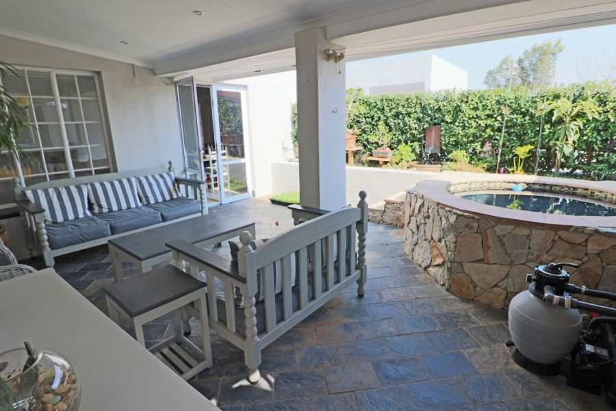 To Let 2 Bedroom Property for Rent in Epsom Downs Gauteng