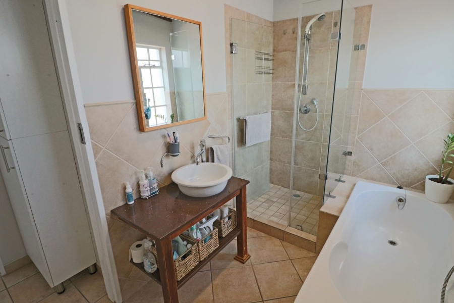 To Let 2 Bedroom Property for Rent in Epsom Downs Gauteng
