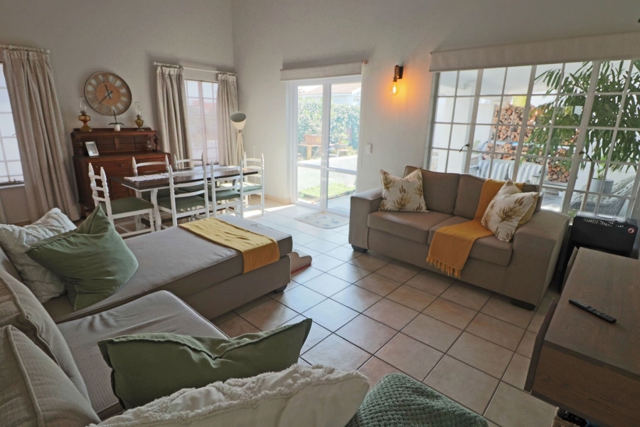 To Let 2 Bedroom Property for Rent in Epsom Downs Gauteng