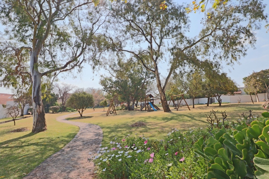 To Let 2 Bedroom Property for Rent in Epsom Downs Gauteng