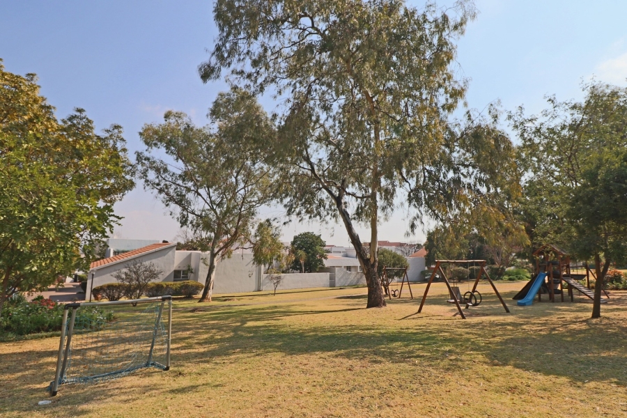 To Let 2 Bedroom Property for Rent in Epsom Downs Gauteng
