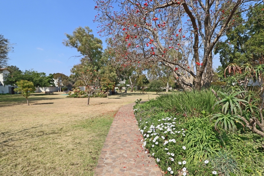 To Let 2 Bedroom Property for Rent in Epsom Downs Gauteng