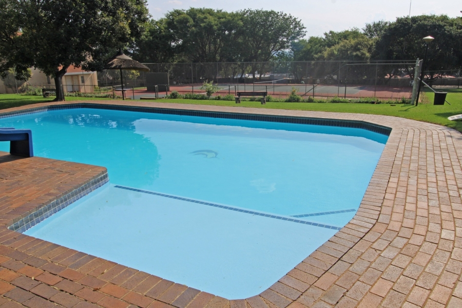 To Let 2 Bedroom Property for Rent in Epsom Downs Gauteng