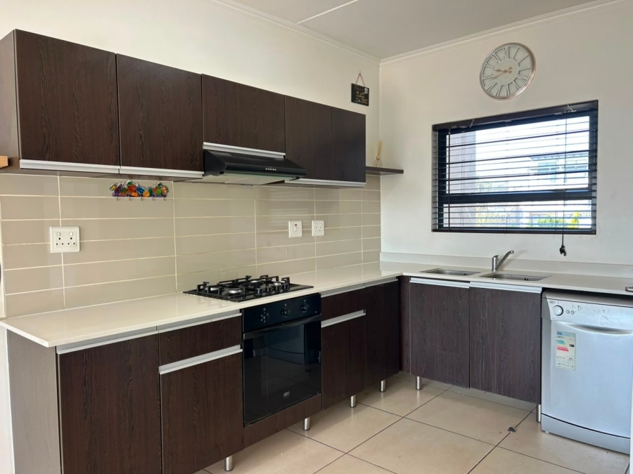 To Let 2 Bedroom Property for Rent in Fourways Gauteng