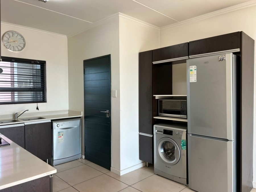 To Let 2 Bedroom Property for Rent in Fourways Gauteng