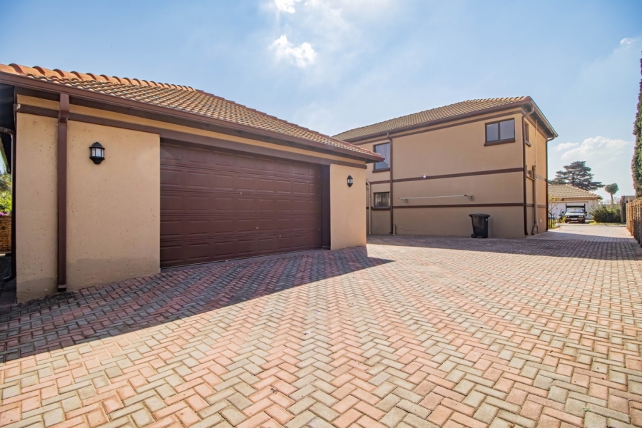 4 Bedroom Property for Sale in Parkrand Gauteng