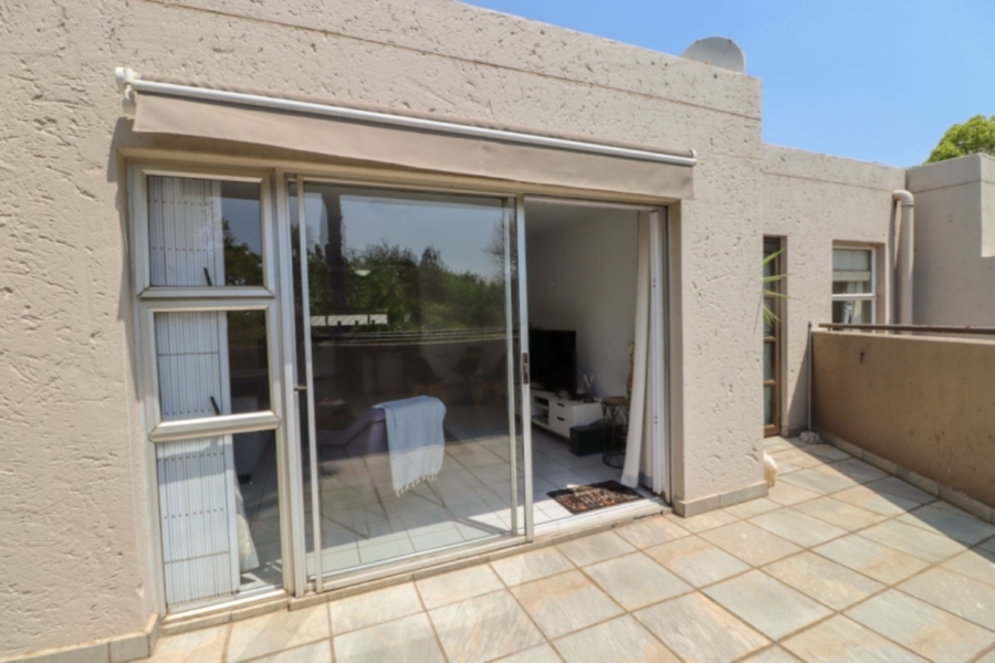 To Let 2 Bedroom Property for Rent in Bryanston Gauteng