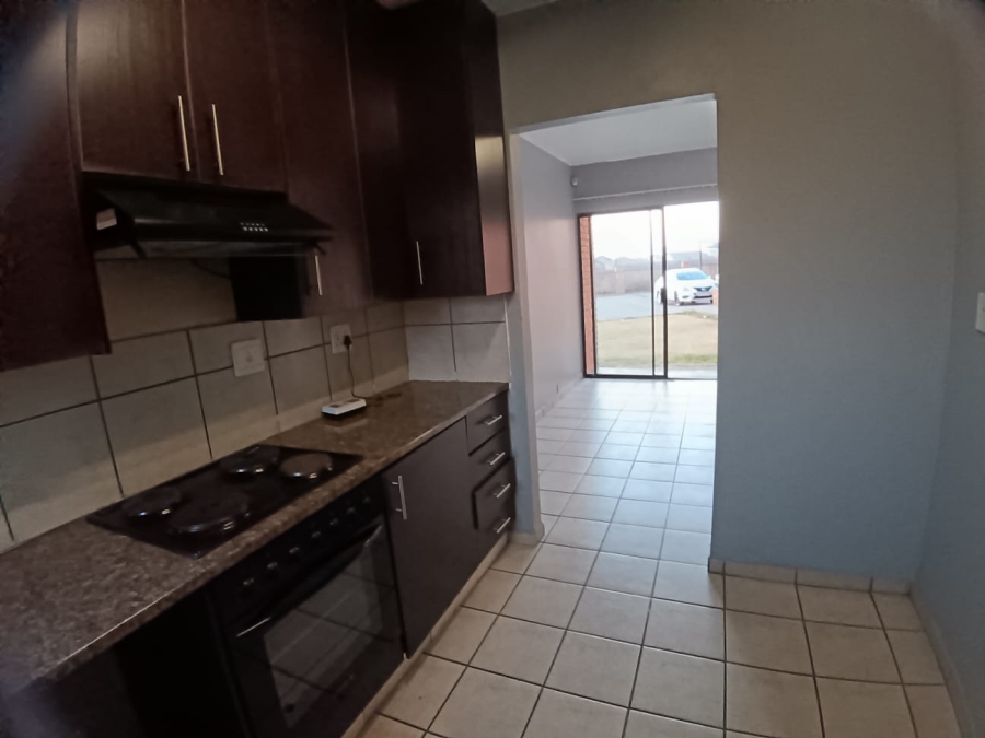 2 Bedroom Property for Sale in Dawn Park Gauteng