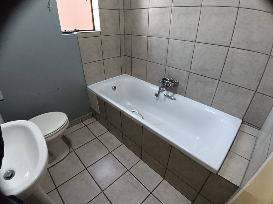 2 Bedroom Property for Sale in Dawn Park Gauteng