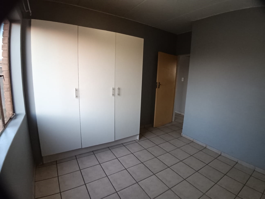 2 Bedroom Property for Sale in Dawn Park Gauteng