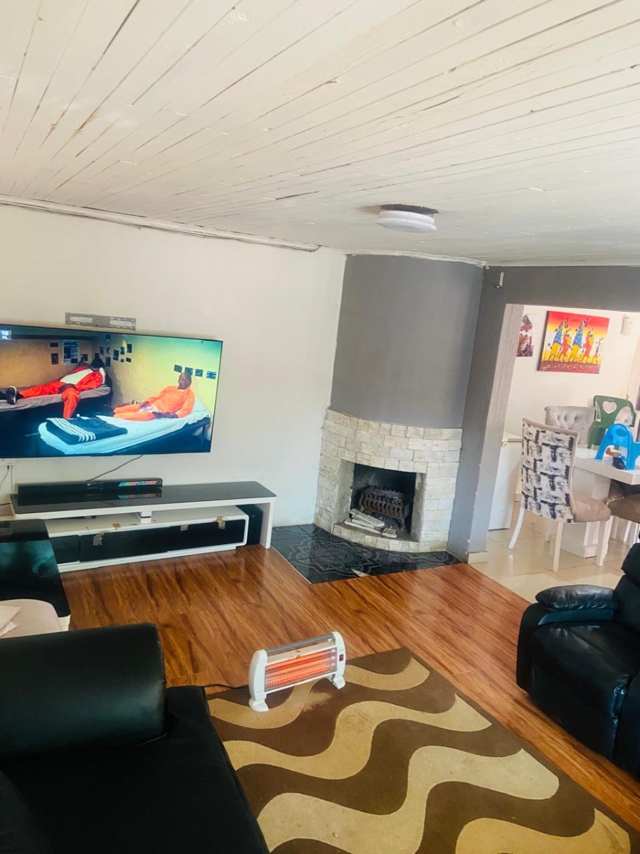 3 Bedroom Property for Sale in Marimba Gardens Gauteng