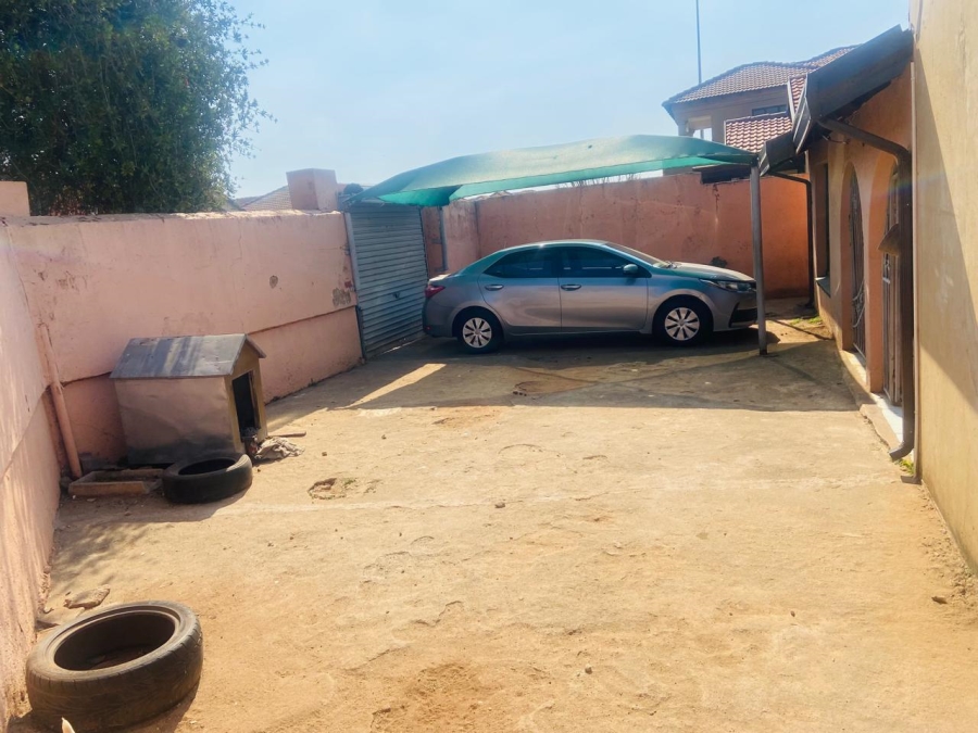 3 Bedroom Property for Sale in Marimba Gardens Gauteng