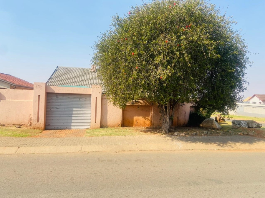 3 Bedroom Property for Sale in Marimba Gardens Gauteng
