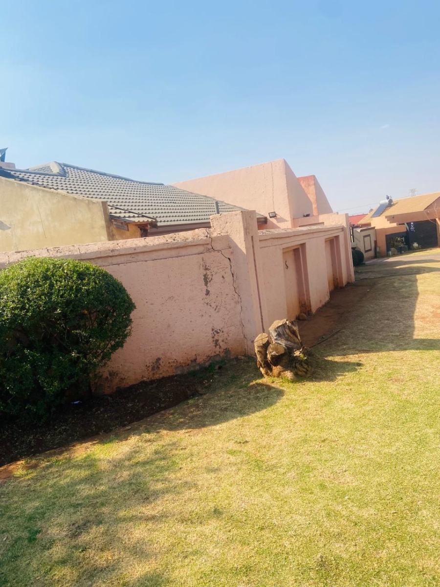 3 Bedroom Property for Sale in Marimba Gardens Gauteng