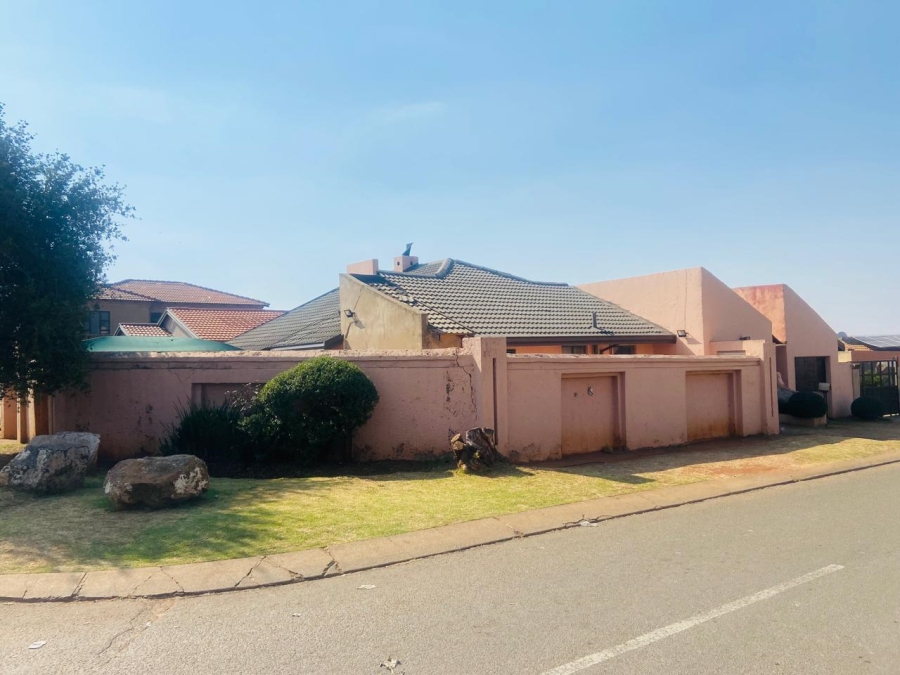 3 Bedroom Property for Sale in Marimba Gardens Gauteng