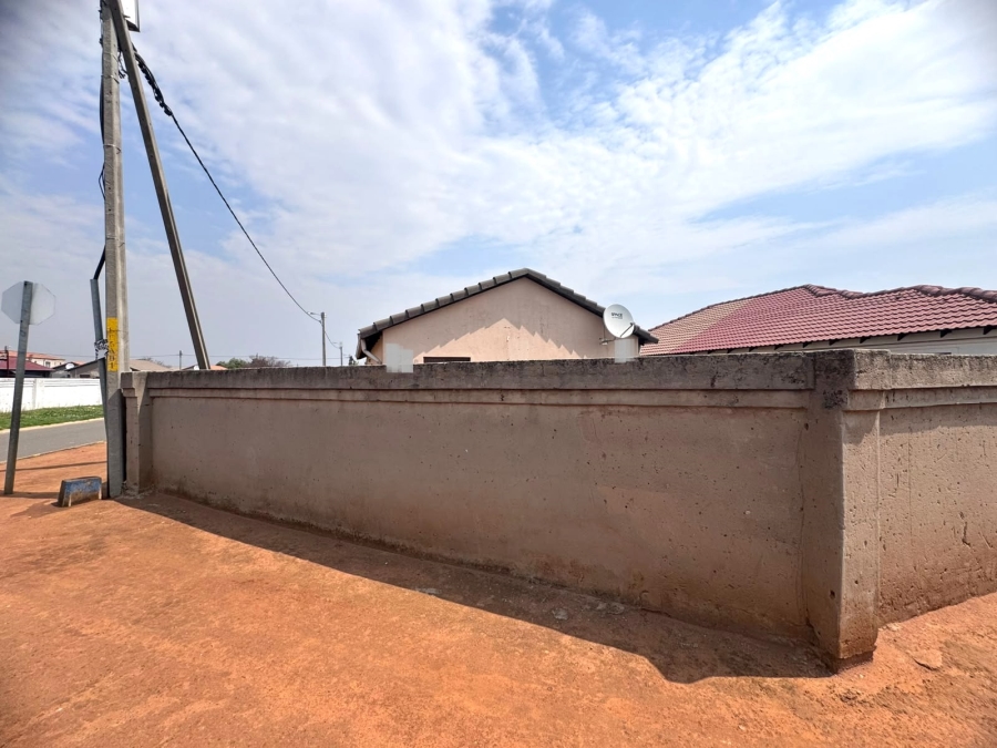 3 Bedroom Property for Sale in Windmill Park Gauteng