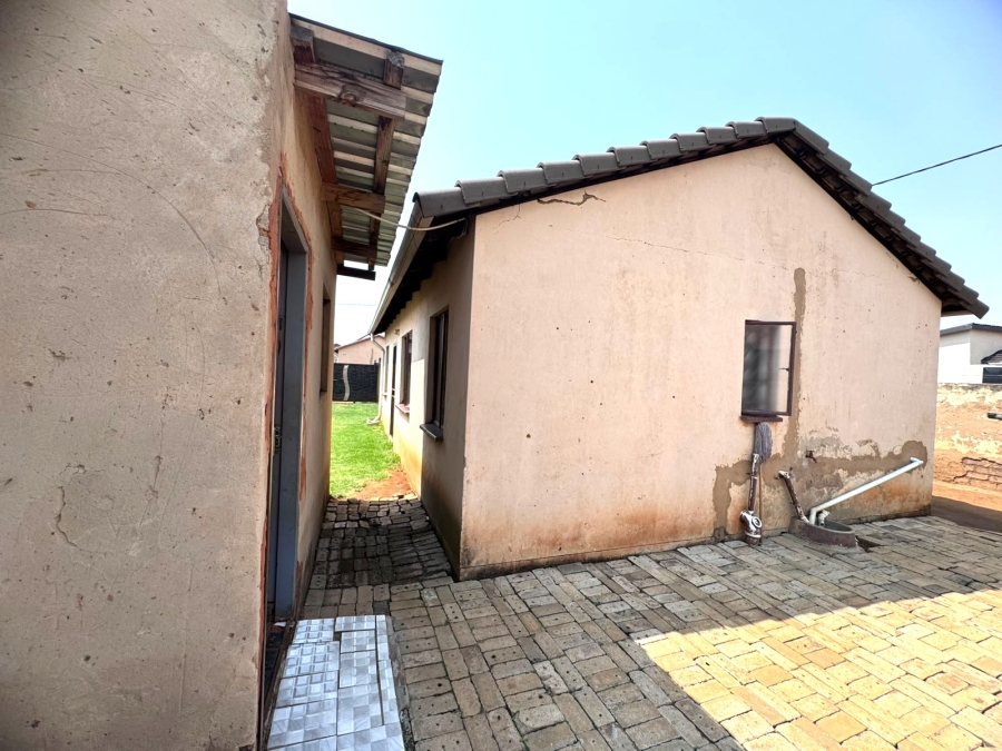 3 Bedroom Property for Sale in Windmill Park Gauteng