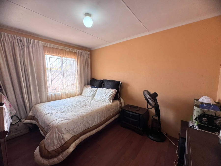 3 Bedroom Property for Sale in Windmill Park Gauteng