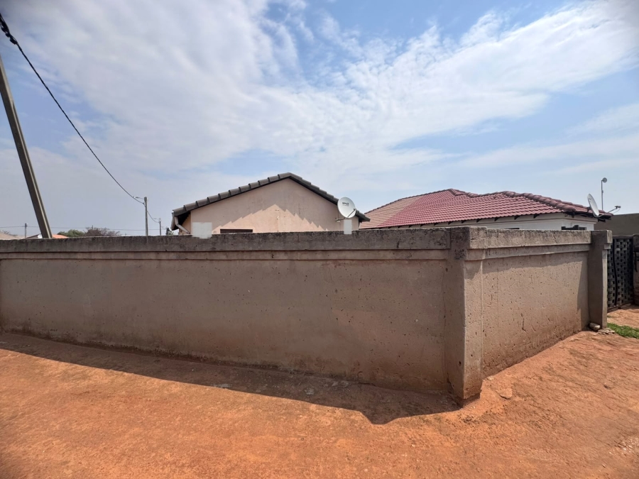 3 Bedroom Property for Sale in Windmill Park Gauteng
