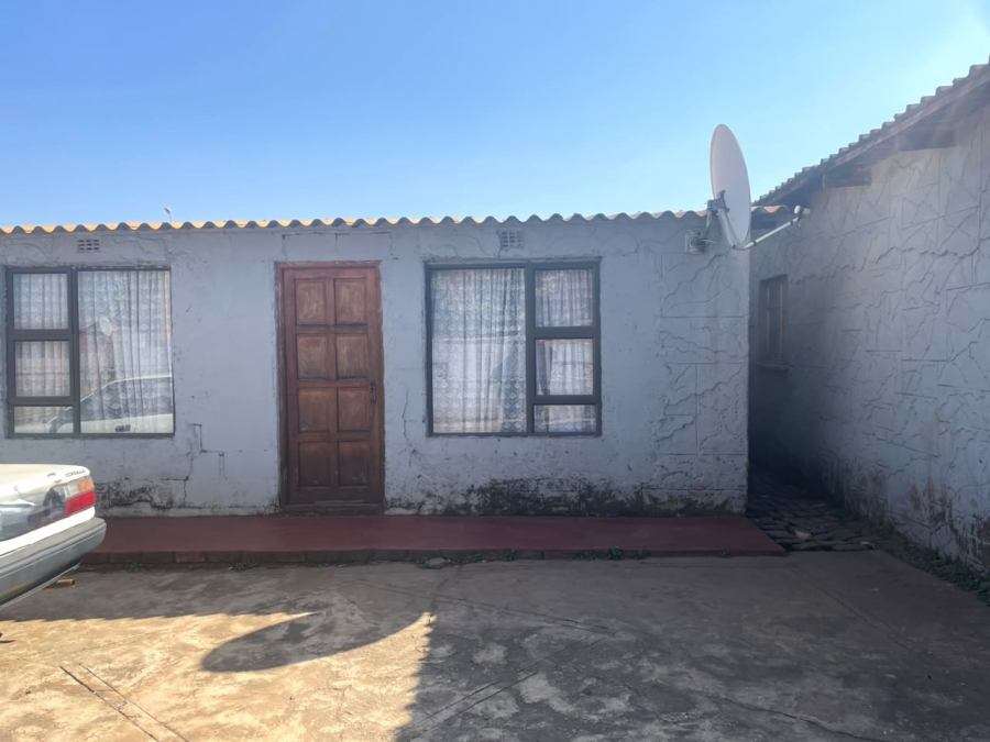 5 Bedroom Property for Sale in Mabuya Park Gauteng