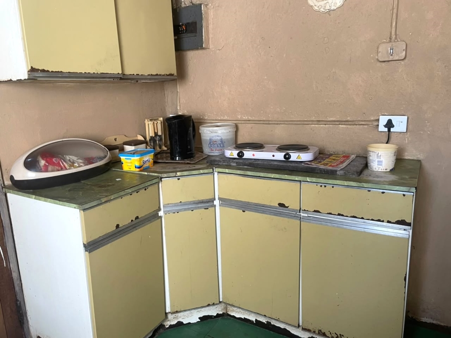 5 Bedroom Property for Sale in Mabuya Park Gauteng