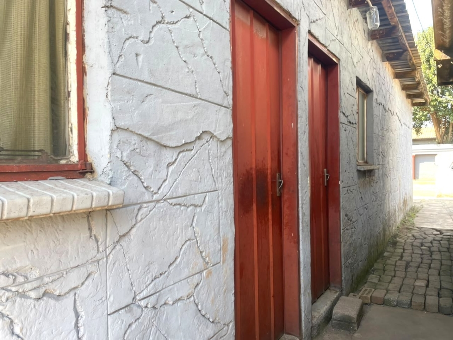 5 Bedroom Property for Sale in Mabuya Park Gauteng