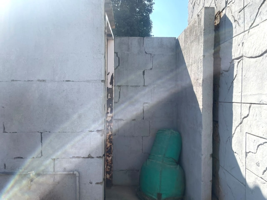 5 Bedroom Property for Sale in Mabuya Park Gauteng