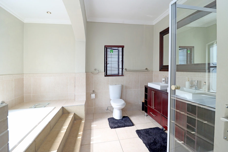 3 Bedroom Property for Sale in Broadacres Gauteng