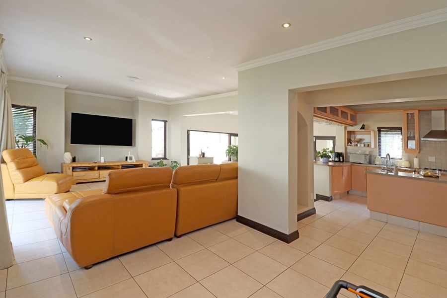3 Bedroom Property for Sale in Broadacres Gauteng