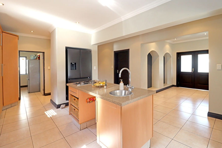 3 Bedroom Property for Sale in Broadacres Gauteng