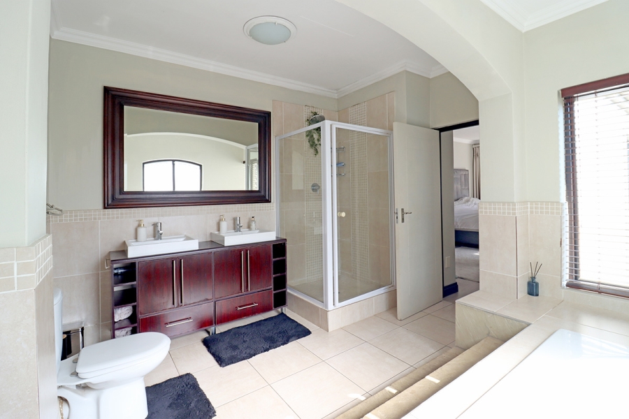 3 Bedroom Property for Sale in Broadacres Gauteng