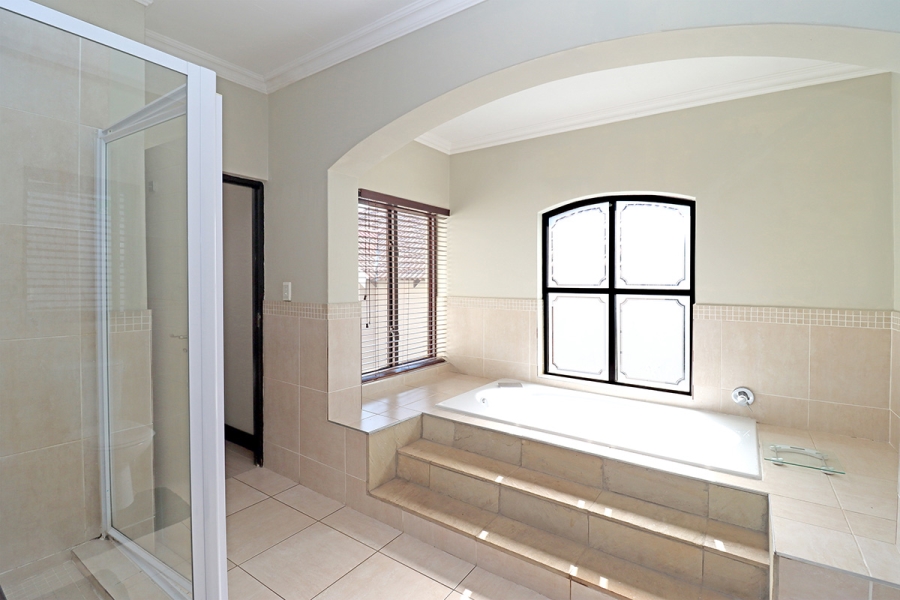 3 Bedroom Property for Sale in Broadacres Gauteng
