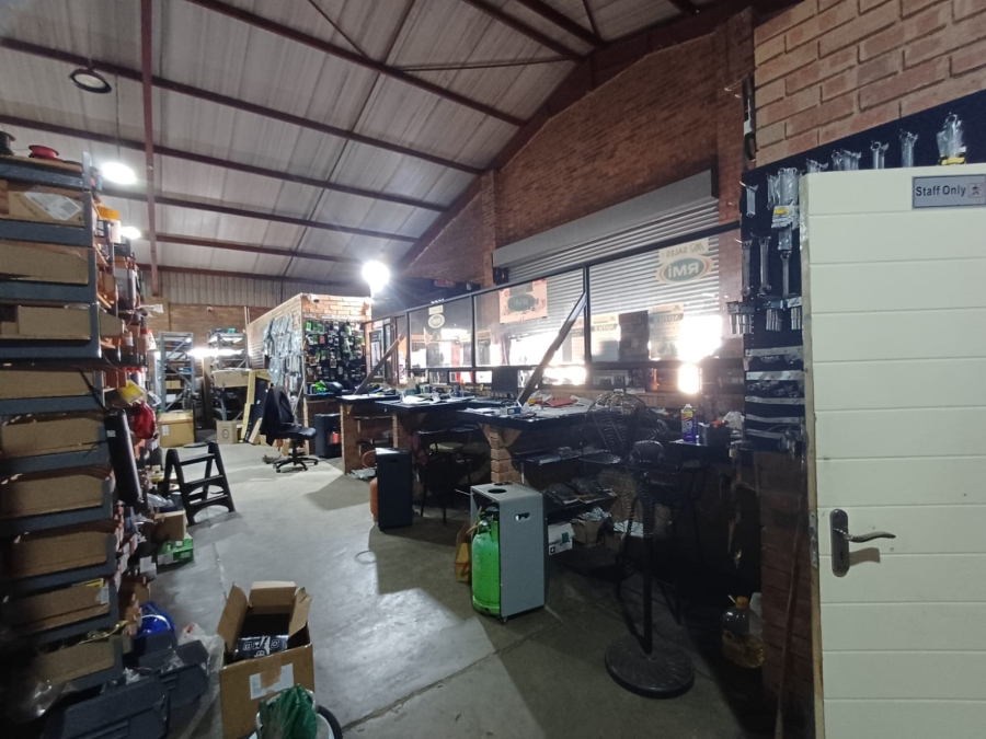 To Let Commercial Property for Rent in Bram Fischerville Gauteng