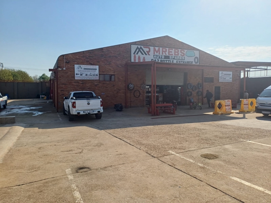 To Let Commercial Property for Rent in Bram Fischerville Gauteng