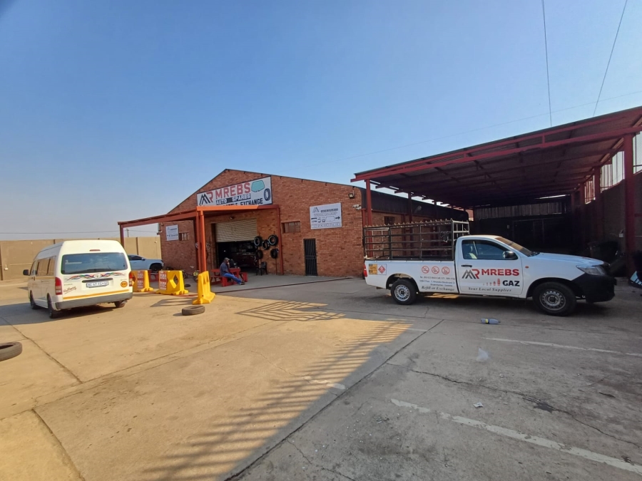 To Let Commercial Property for Rent in Bram Fischerville Gauteng