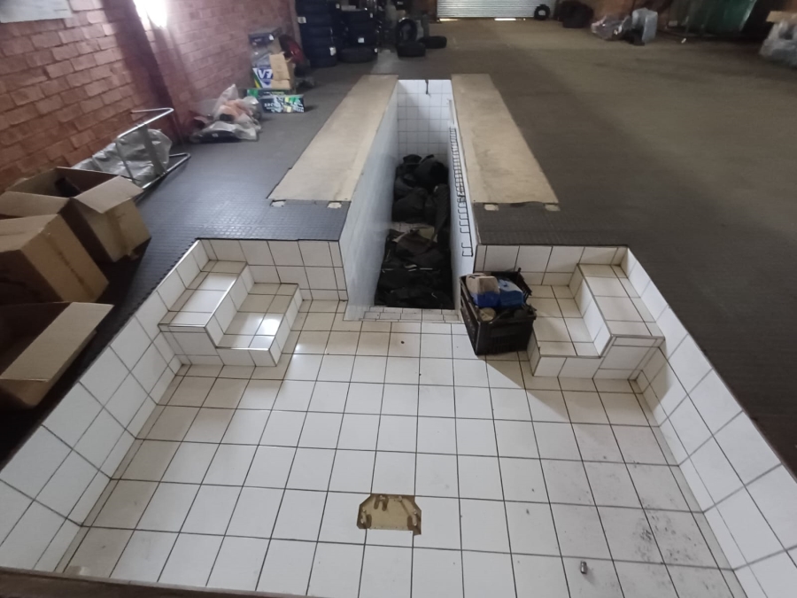 To Let Commercial Property for Rent in Bram Fischerville Gauteng