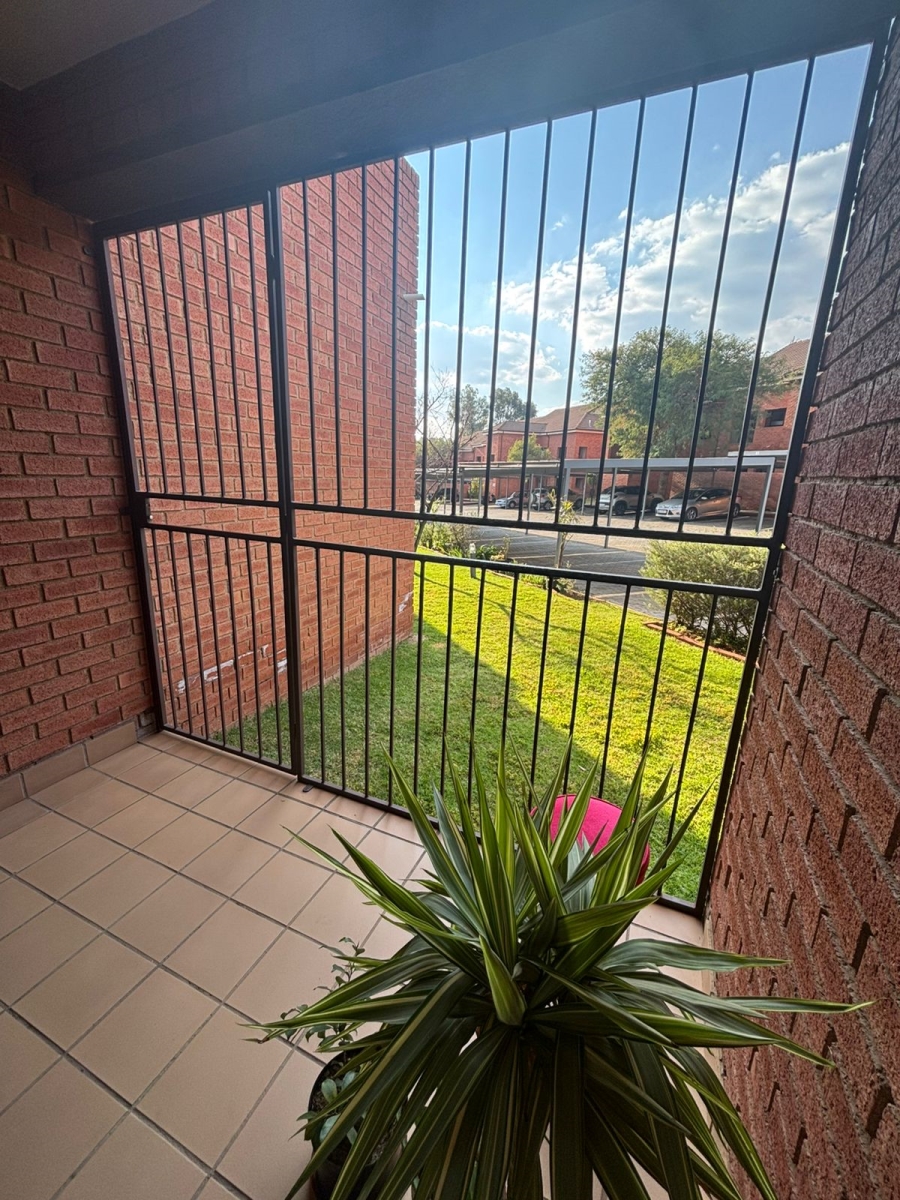 To Let 2 Bedroom Property for Rent in Wilgeheuwel Gauteng